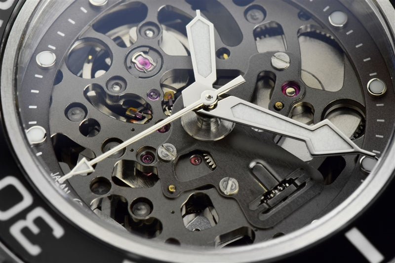 Mouvement noir squelette automatique SEIKO NH72 - CHRONOS CLASSICS